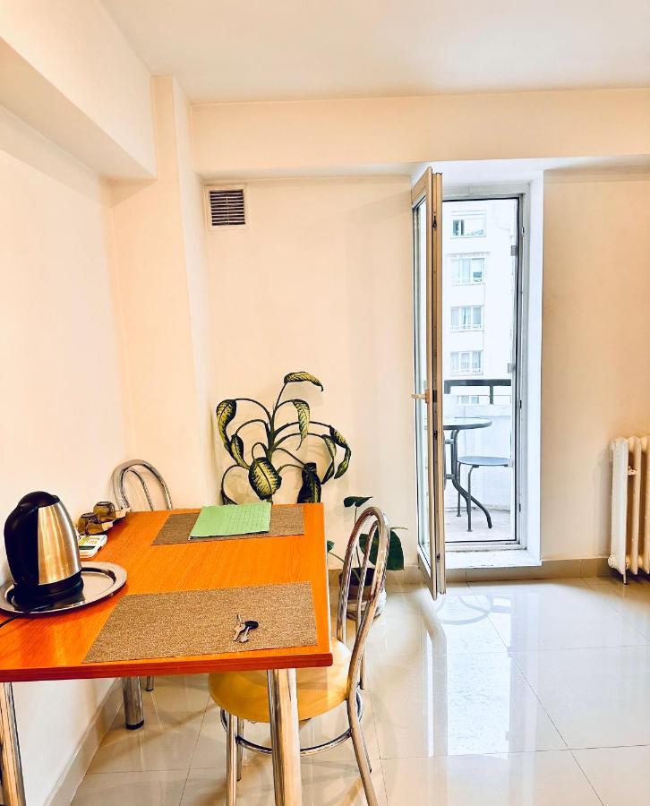 Eva Studio Apartment Букурещ Екстериор снимка